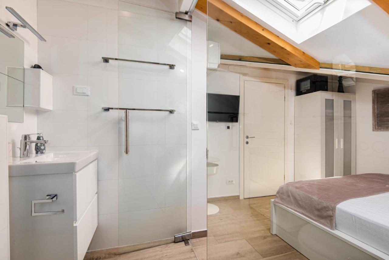 Lighthouse Central Apartments Omiš Екстериор снимка