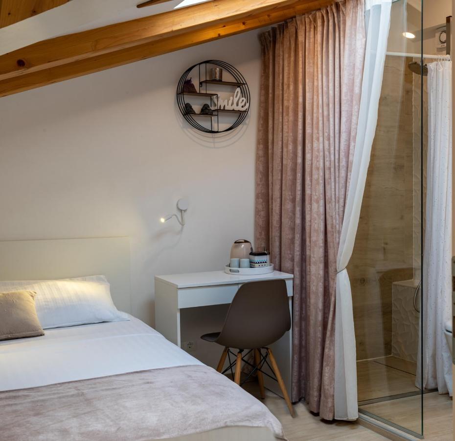 Lighthouse Central Apartments Omiš Екстериор снимка