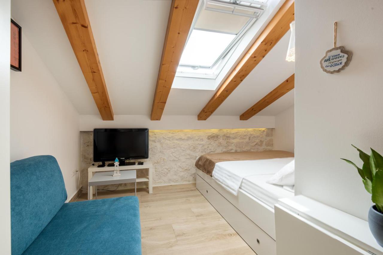 Lighthouse Central Apartments Omiš Екстериор снимка