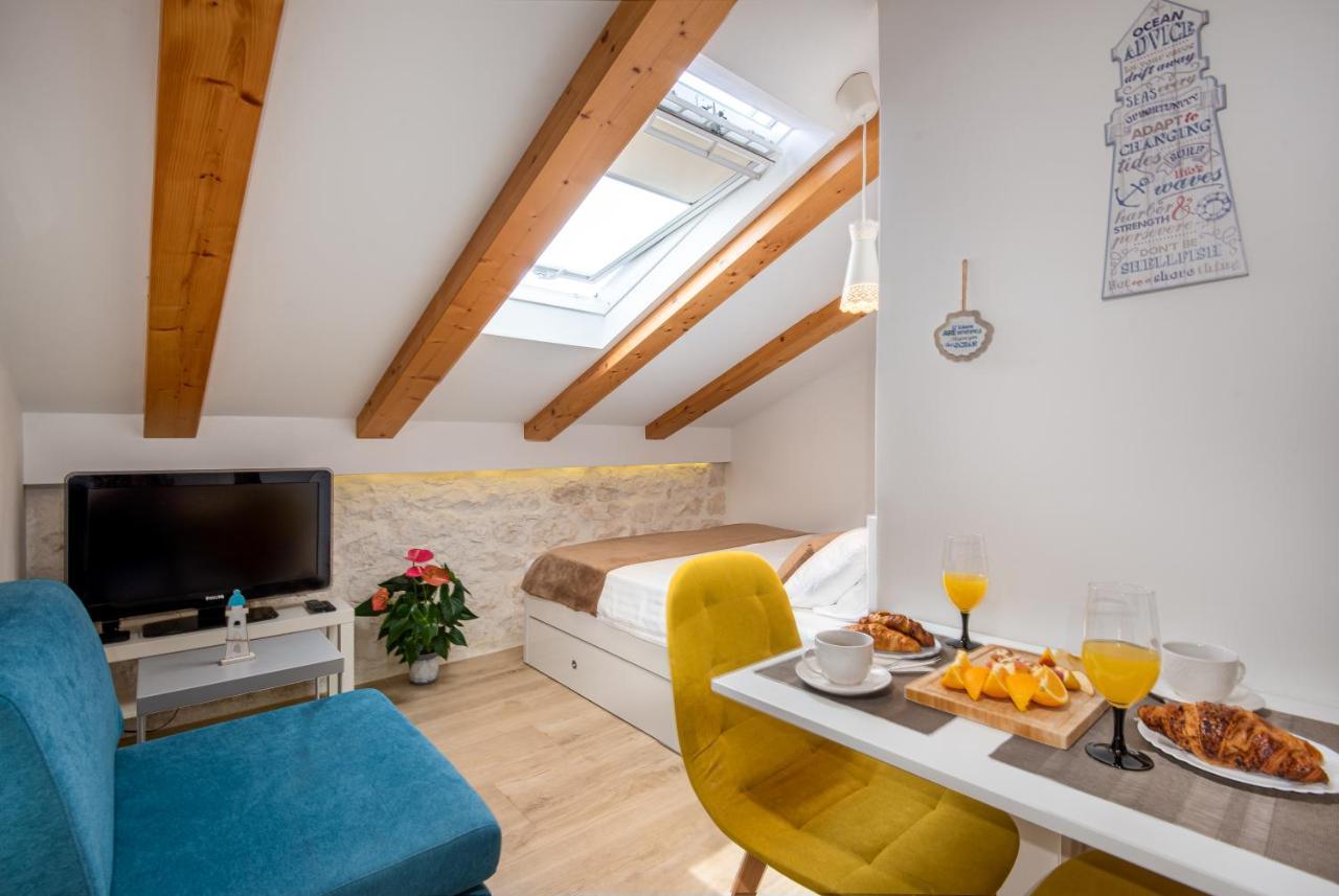 Lighthouse Central Apartments Omiš Екстериор снимка