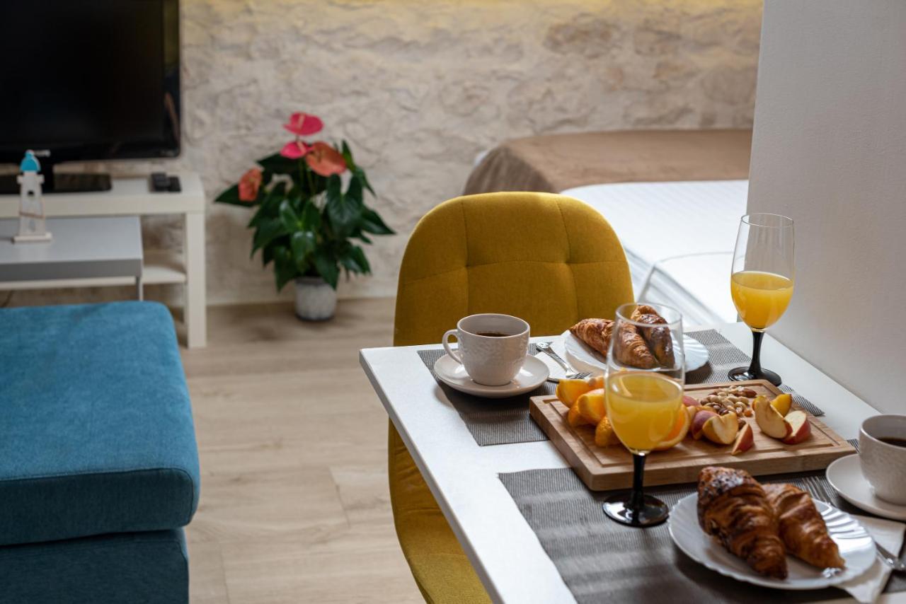 Lighthouse Central Apartments Omiš Екстериор снимка