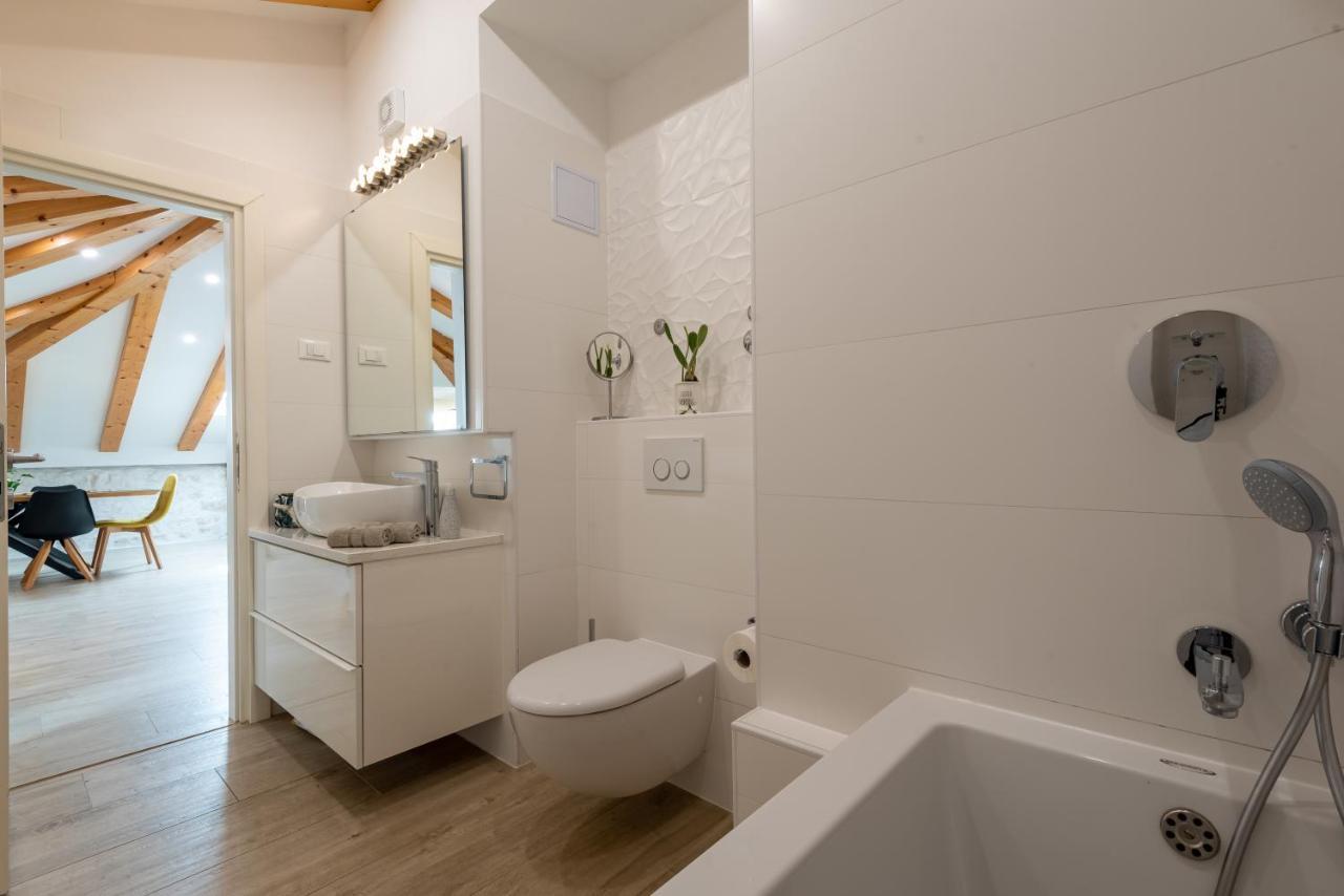 Lighthouse Central Apartments Omiš Екстериор снимка