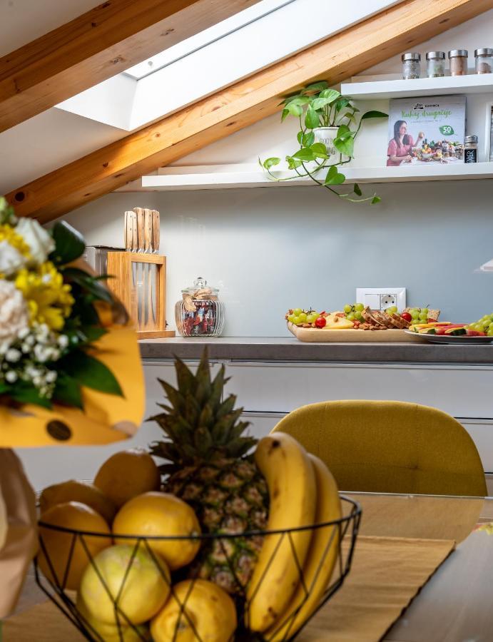 Lighthouse Central Apartments Omiš Екстериор снимка
