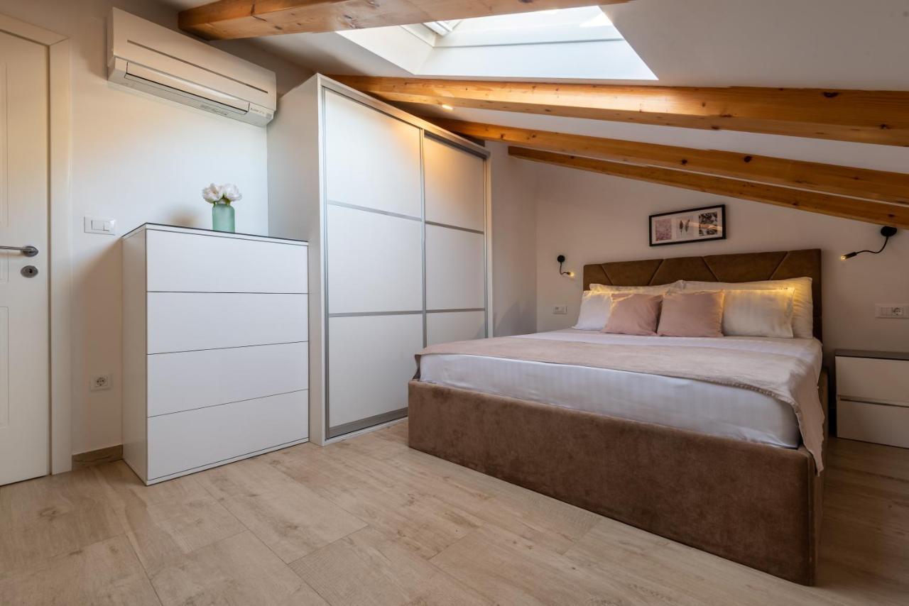 Lighthouse Central Apartments Omiš Екстериор снимка