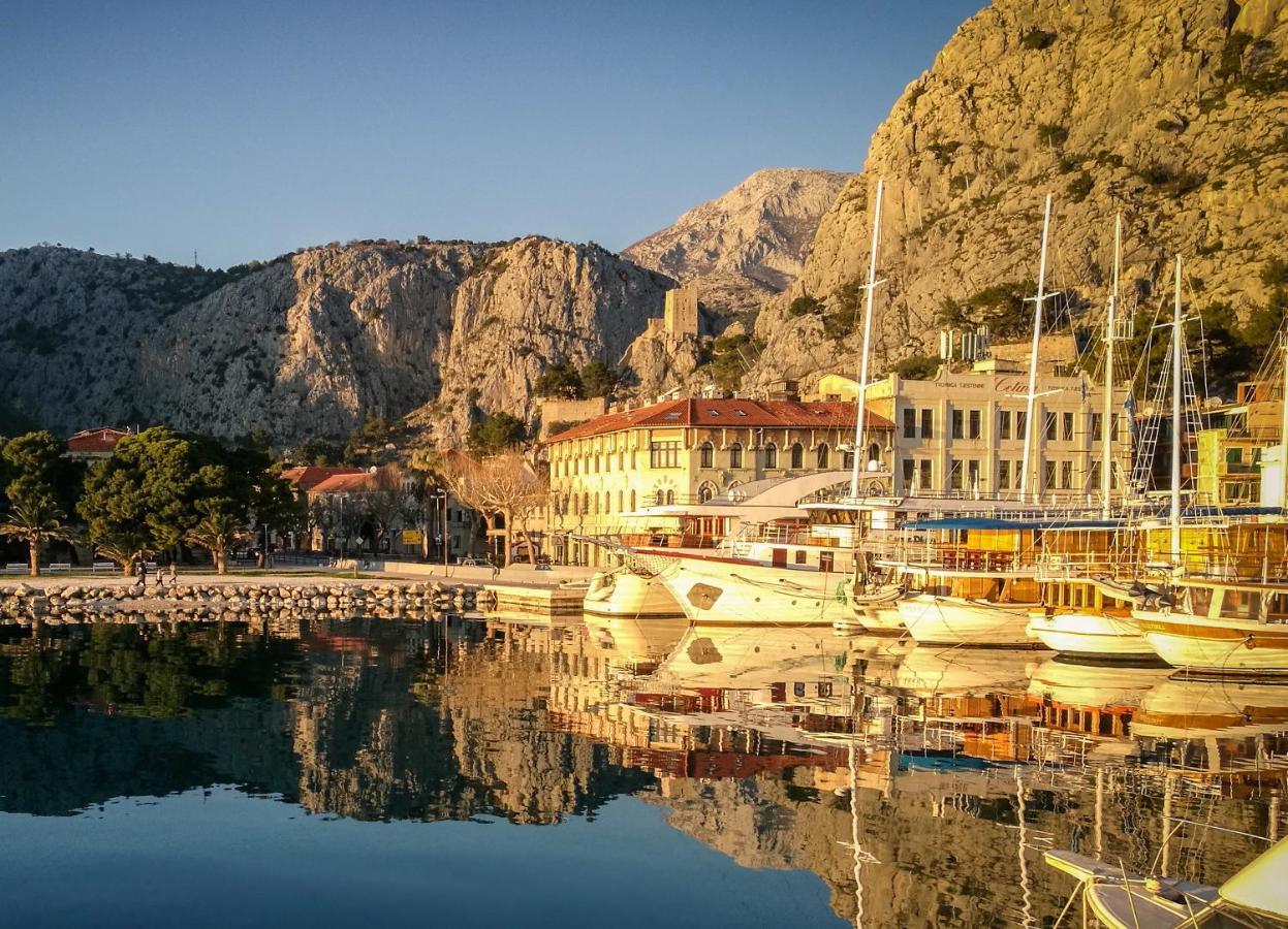 Lighthouse Central Apartments Omiš Екстериор снимка