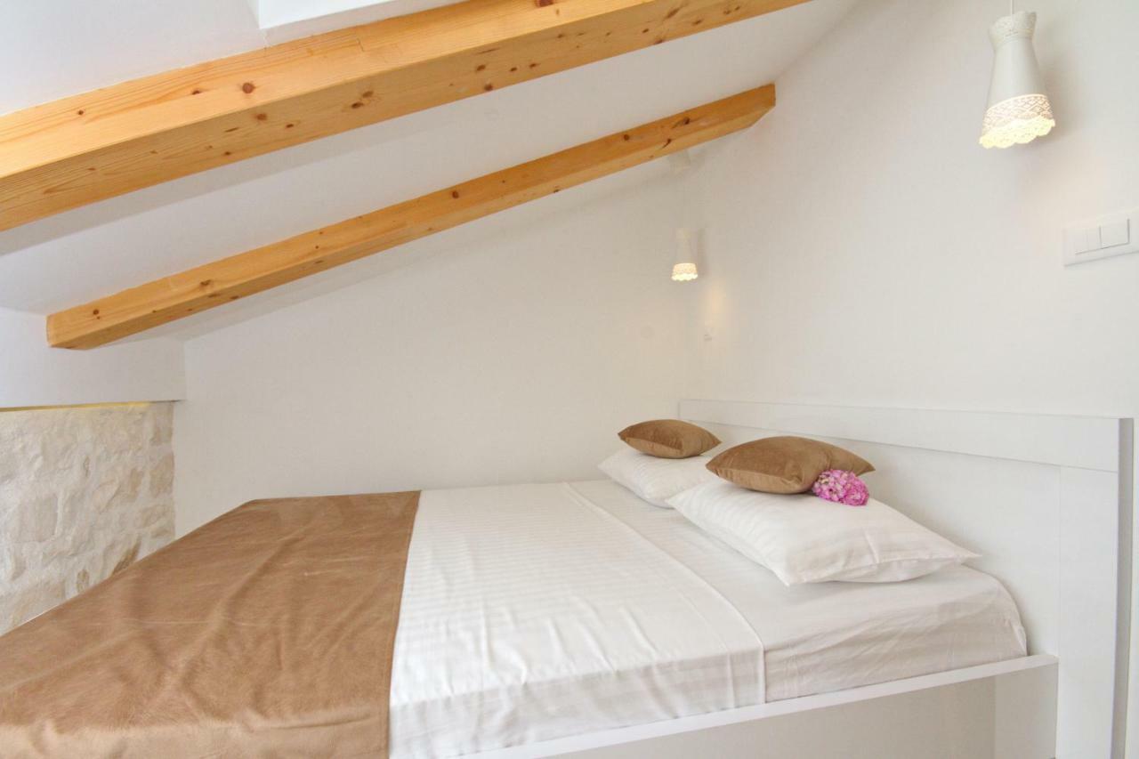 Lighthouse Central Apartments Omiš Екстериор снимка