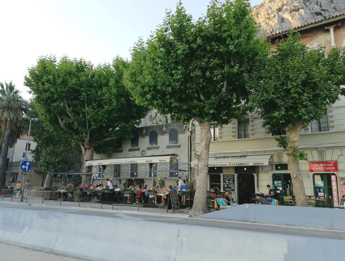 Lighthouse Central Apartments Omiš Екстериор снимка